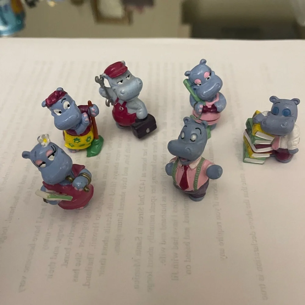kinder charming hippo